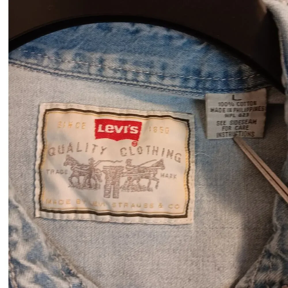 Levi's Vintage Denim Blue Tag‎ Shirt Men L Light Wash Stressed Short Sleeve Fade